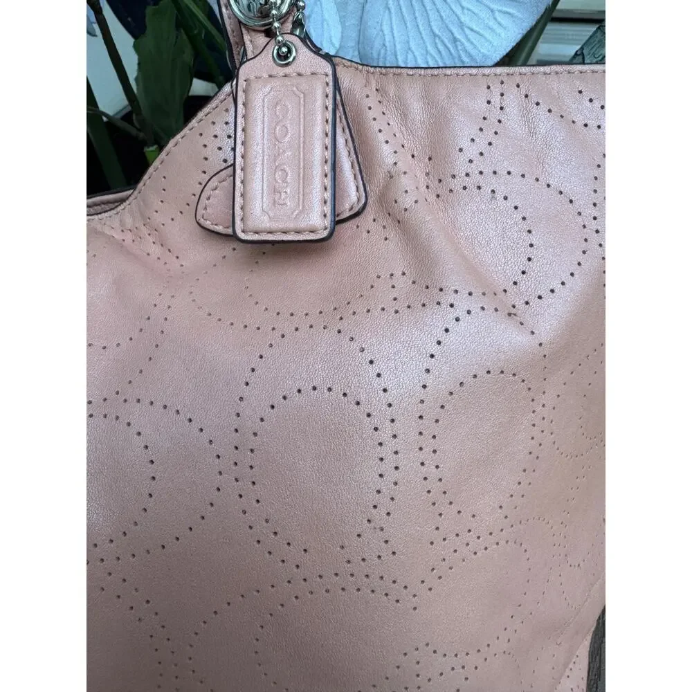 Coach nude pink